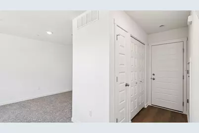 557 Yosemite Way, Mundelein, IL 60060 - Photo 5