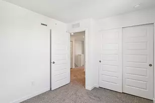 557 Yosemite Wy, Mundelein, IL 60060 - Photo 17