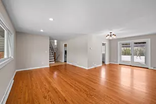 105 E Elaine Cir, Prospect Heights, IL 60070 - Photo 7