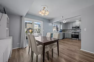 29W358 Crabtree Ln, Warrenville, IL 60555 - Photo 3