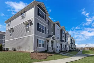 551 Yosemite Wy, Mundelein, IL 60060 - Photo 1