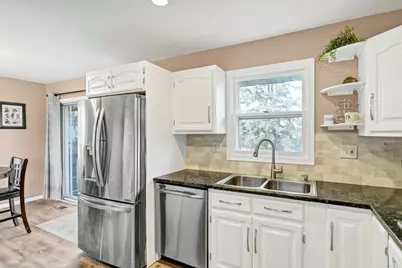 103 Fir Street, Lake in the Hills, IL 60156 - Photo 9