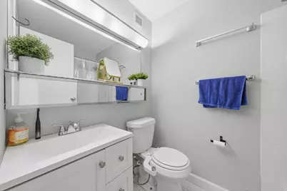 4343 N Clarendon Avenue #2210, Chicago, IL 60613 - Photo 9