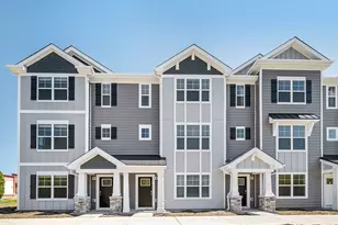 553 Yosemite Wy, Mundelein, IL 60060 - Photo 1