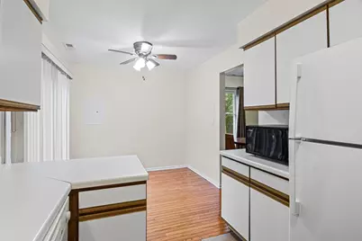 1725 Pickwick Lane, Glenview, IL 60026 - Photo 13