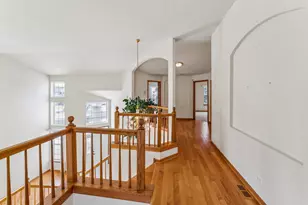 7 Crescent Ct, Streamwood, IL 60107 - Photo 11