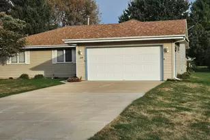 108 Sequoyah Ct, Poplar Grove, IL 61065 - Photo 1