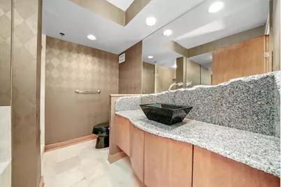 401 E Ontario Street #4206, Chicago, IL 60611 - Photo 37
