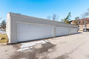 190 S Waters Edge Dr, Glendale Heights, IL 60139 - Photo 21