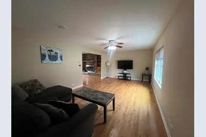 1300 Wolff Avenue, Elgin, IL 60123 - Photo 23