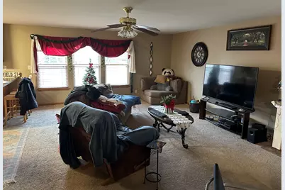 501 E Garfield Street, Waterman, IL 60556 - Photo 3