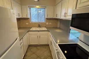 13933 James Dr, Crestwood, IL 60418 - Photo 5