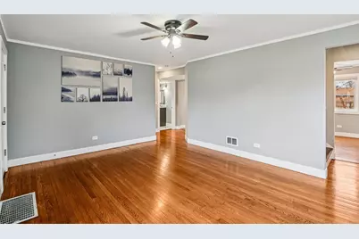 8608 Lavergne Avenue, Burbank, IL 60459 - Photo 3