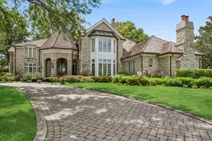 1719 Midwest Club Pkwy, Oak Brook, IL 60523 - Photo 1