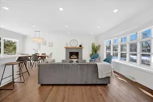 1632 Village Green Ct, Deerfield, IL 60015 - Photo 7