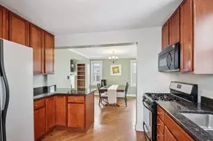 8646 Harms Rd, Skokie, IL 60077 - Photo 5