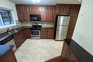 [Address not provided], Buffalo Grove, IL 60089 - Photo 5