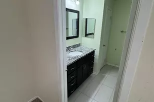 [Address not provided], Buffalo Grove, IL 60089 - Photo 15