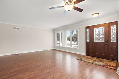 9808 S 51st Avenue, Oak Lawn, IL 60453 - Photo 3