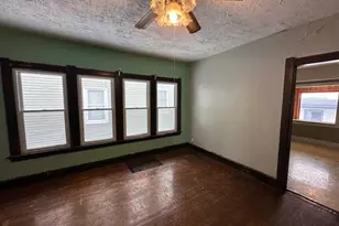 407 Grover St, Joliet, IL 60433 - Photo 5