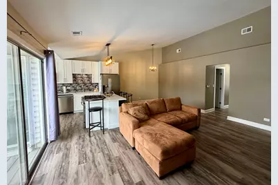 1744 Chesapeake Lane #4, Schaumburg, IL 60193 - Photo 3