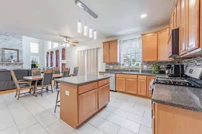 24403 Spruce Creek Court, Plainfield, IL 60586 - Photo 7