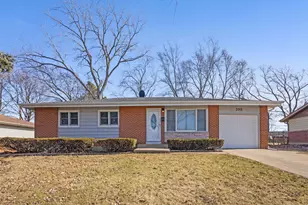 395 Washington Blvd, Hoffman Estates, IL 60169 - Photo 1