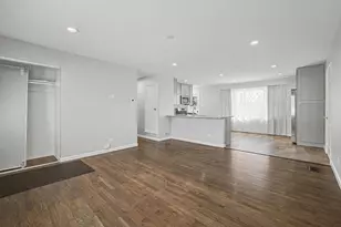 395 Washington Blvd, Hoffman Estates, IL 60169 - Photo 9