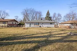 395 Washington Blvd, Hoffman Estates, IL 60169 - Photo 23