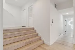 43 Oak Creek Ct, Burr Ridge, IL 60527 - Photo 17