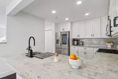 43 Oak Creek Court, Burr Ridge, IL 60527 - Photo 13