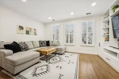 638 W Oak Street, Chicago, IL 60610 - Photo 3