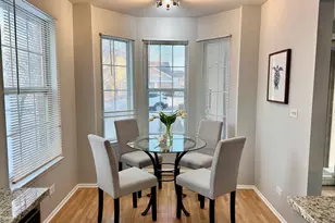 181 Lawn Ct, Buffalo Grove, IL 60089 - Photo 7