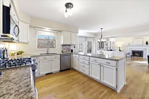 549 Bloomfield Cir, Geneva, IL 60134 - Photo 13