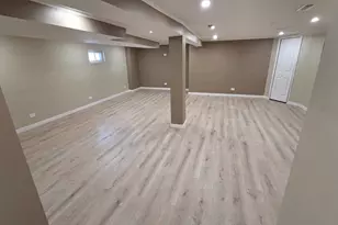 2608 W 97th St, Evergreen Park, IL 60805 - Photo 25