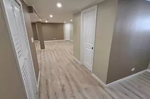 2608 W 97th St, Evergreen Park, IL 60805 - Photo 19