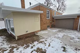 2608 W 97th St, Evergreen Park, IL 60805 - Photo 27