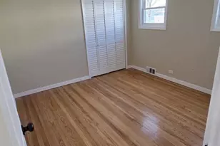 2608 W 97th St, Evergreen Park, IL 60805 - Photo 13