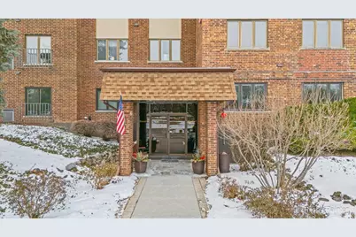 453 Raintree Drive #1H, Glen Ellyn, IL 60137 - Photo 1