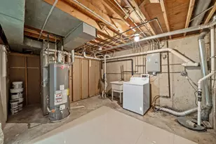 1424 Bear Flag Dr, Hanover Park, IL 60133 - Photo 15