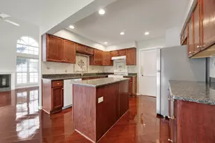 848 Newbury Ct, Schaumburg, IL 60173 - Photo 13