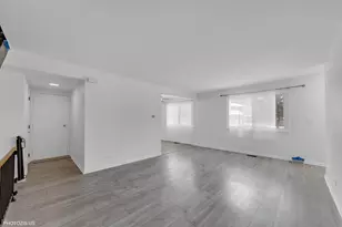 854 Cambridge Pl, Wheeling, IL 60090 - Photo 3