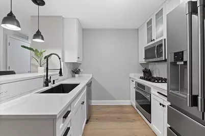 600 N Lake Shore Drive #1010, Chicago, IL 60611 - Photo 9