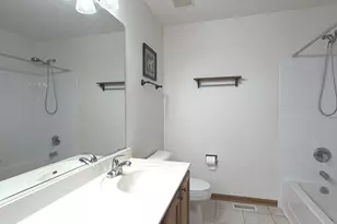 864 Genesee Dr, Naperville, IL 60563 - Photo 21