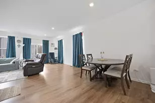 620 Wolverine Dr, Aurora, IL 60502 - Photo 9