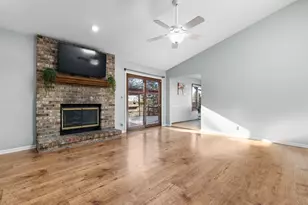 7467 McCurry Rd, Roscoe, IL 61073 - Photo 11
