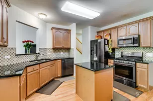 346 Lucille Ln, Schaumburg, IL 60193 - Photo 7