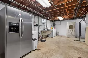 707 Westshire Dr, Joliet, IL 60435 - Photo 29