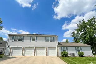 233 Harvest Ct, Vernon Hills, IL 60061 - Photo 1