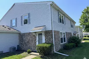 233 Harvest Ct, Vernon Hills, IL 60061 - Photo 3